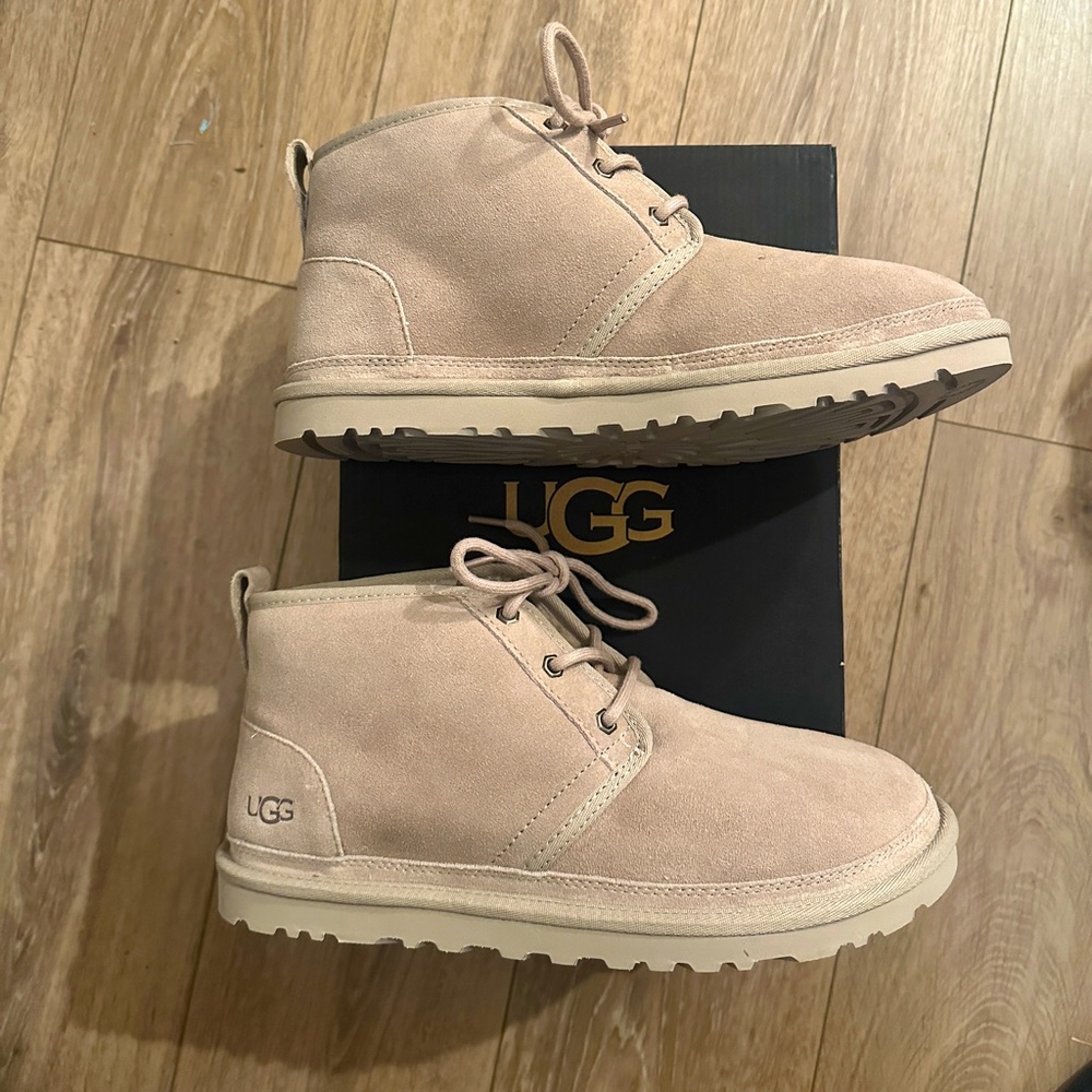 UGG Men’s Neumel Chukka Boot 3236. Color Putt. Size 9